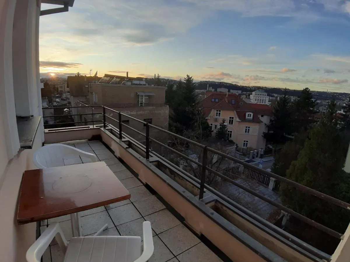 Rooms In Prague-Big+Comfy Πράγα