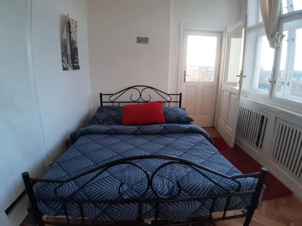 Δωμάτια σε οικογενειακή κατοικία Rooms In Prague-Big+Comfy
