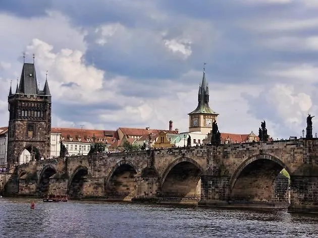 Rooms In Prague-Big+Comfy Δωμάτια σε οικογενειακή κατοικία Πράγα